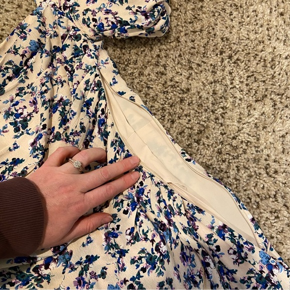 ASTR the Label SQUARE NECK BUBBLE SLEEVE DRESS IN CREAM MULTI DITSY - Picture 6 of 9